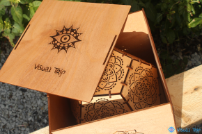 Фирменная коробка под светильник с гравировкой